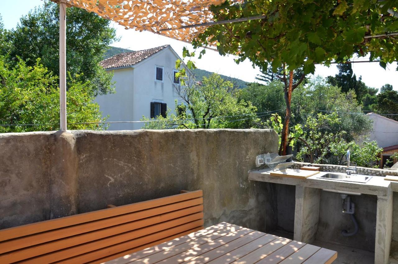 Apartments Martamare Martinscica  Exterior photo