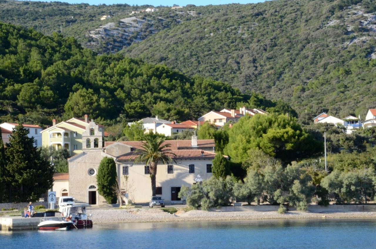 Apartments Martamare Martinscica  Exterior photo